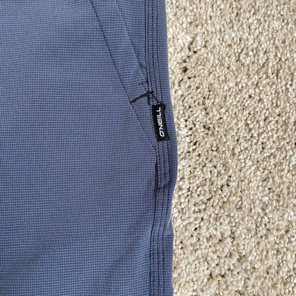 O’Neill Hybrid Shorts Size 38 - Picture 6 of 7